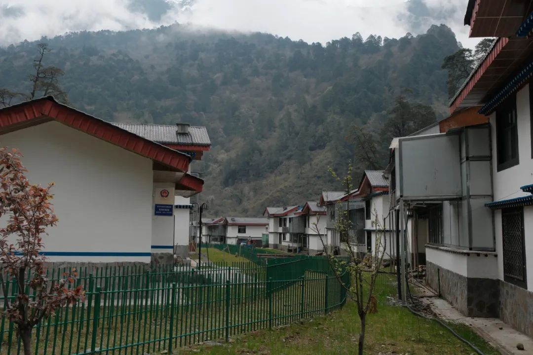 新村抵边搬迁点行政村第二站培训学员前往山南隆子县西藏宗那建筑公司