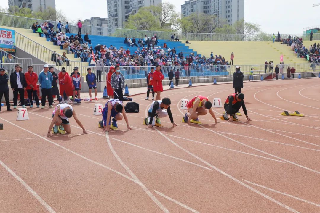 突泉县举办第十二届中小学生田径运动会