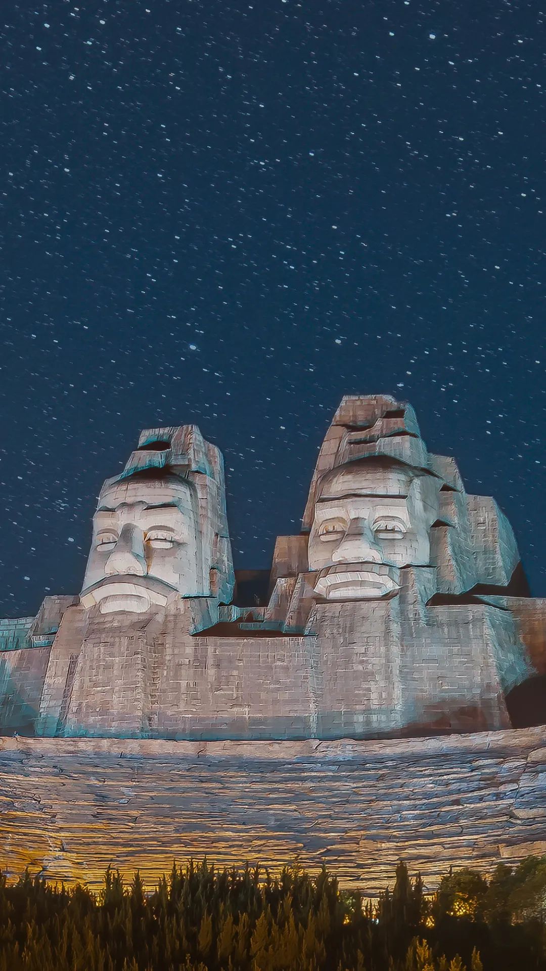 磨街文创园,感受浓厚的工业历史记忆和独特的文化气息;来郑州奥体中心