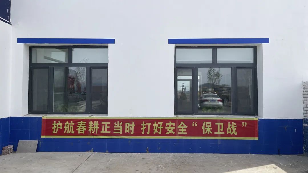 春季行动 | 洮南交巡警悬挂横幅警示语 营造春耕交通安全氛围