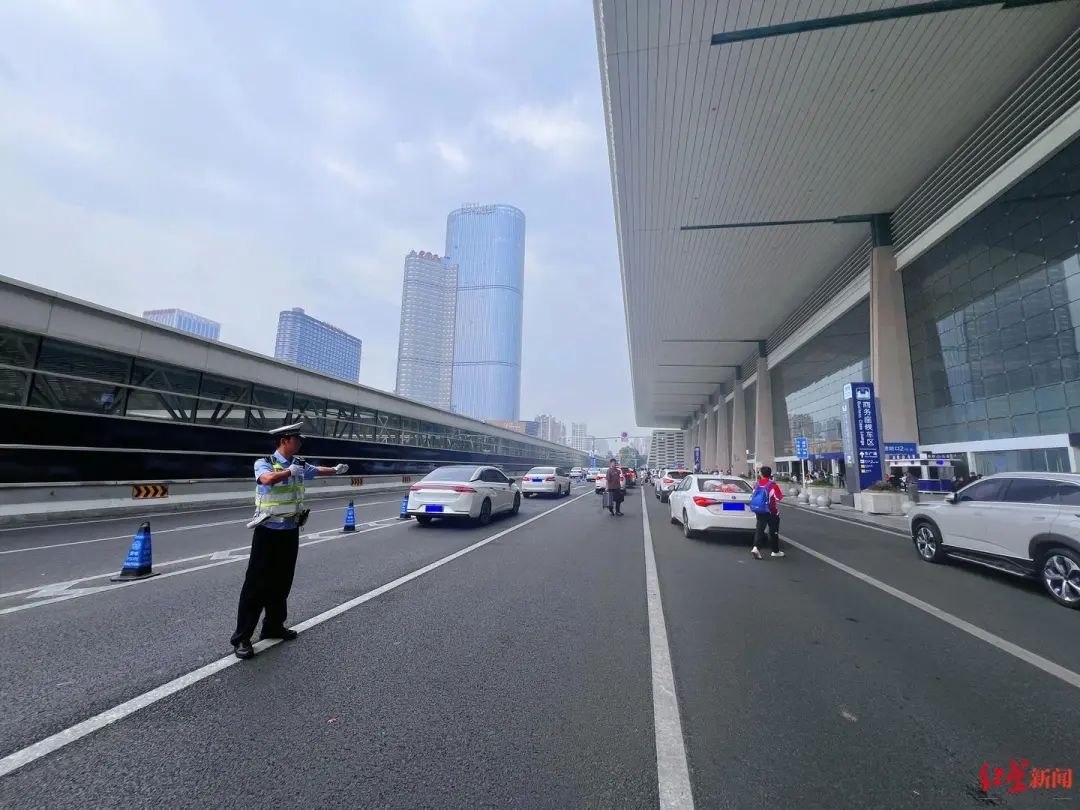 成都东站将严厉打击从哪儿进站最快?发车时间将近站区周边道路极易出