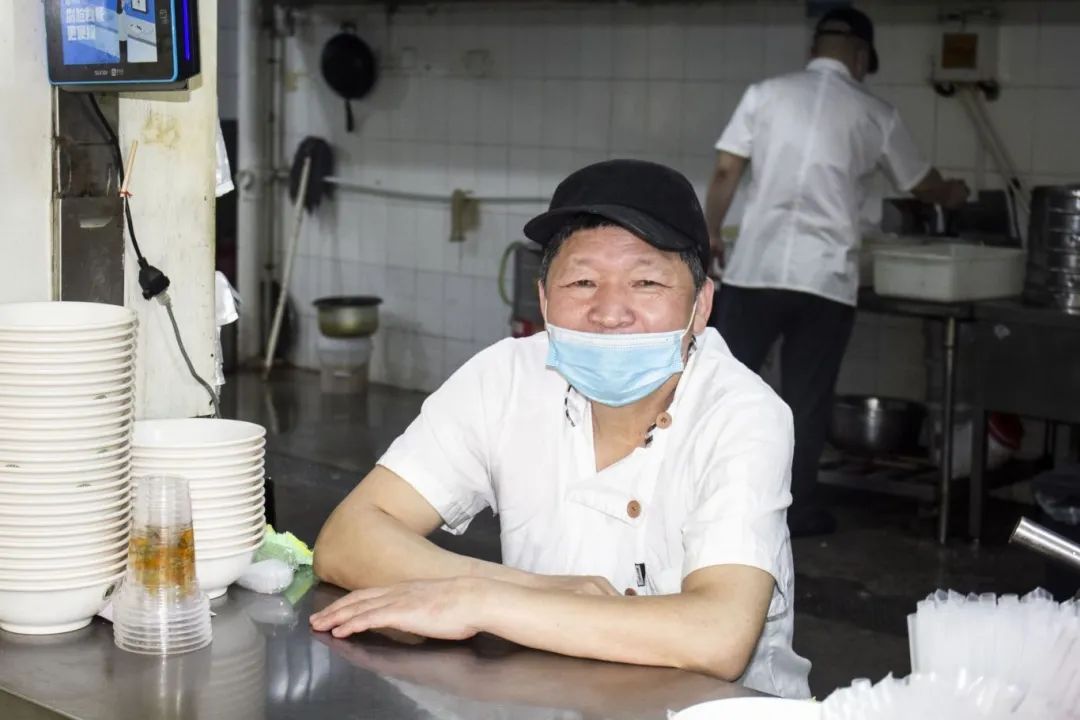 劳动勋章"吧~图源:学生处 园艺学院 草业学院 食品学院 马院靳军 杨振