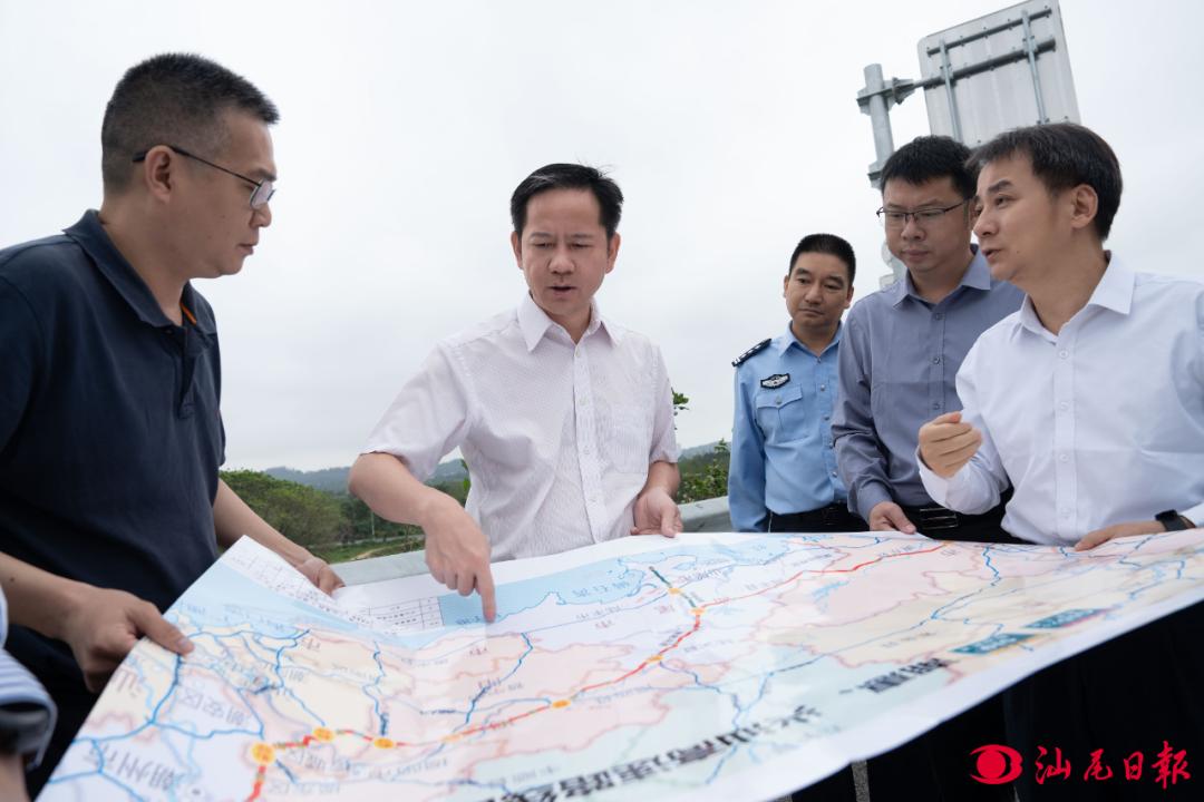 郑海涛开展高速公路沿线巡检工作时强调 全面防范化解