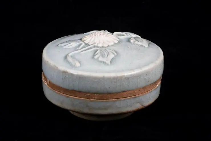 观展攻略|宋代女子闺房必不可少的"好物榜"前列——影青粉盒