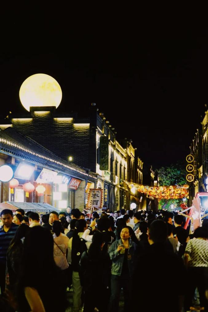 保定文旅"火出圈"!西大街"五一"假期前两日客流量突破13万人次