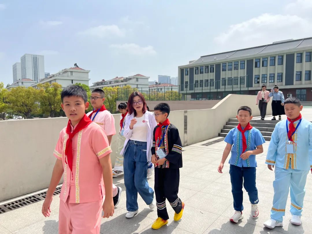 松江学生说:这段特殊的同学情谊将长久地留在心里!