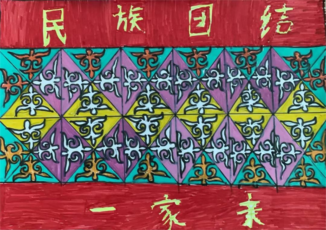 《哈萨克花毡》大四班 迪娜尔《盘羊头骨》 三年级(2)班 纳扎尔剑