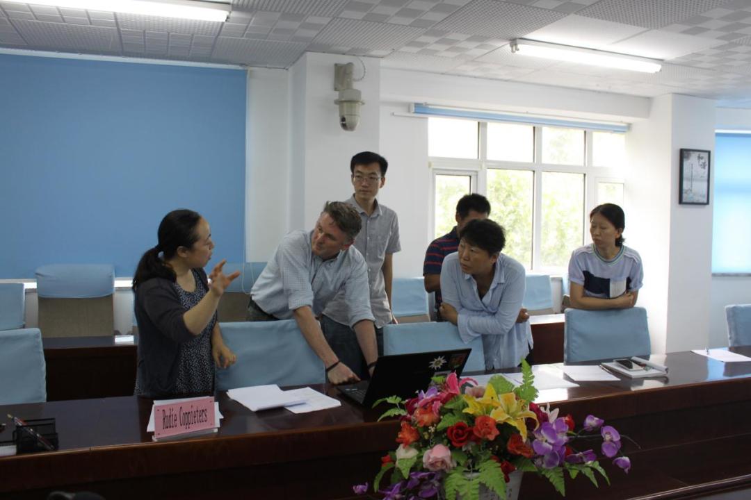 师者风范 | 校级教学名师李莉:用心做好"叶"的事业