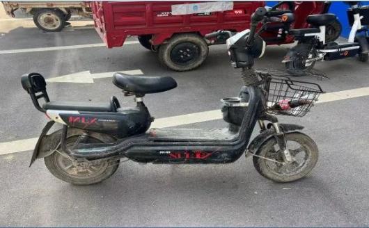 03 黑色宗申牌电动车02 红色森地牌电动车01 黑灰色赛格牌电动车2024