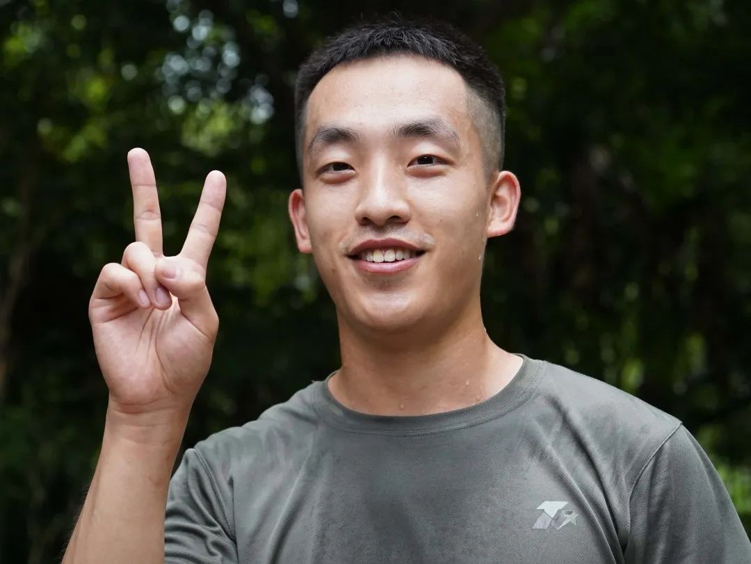 世界微笑日 | 中国军人的笑容阳光又治愈