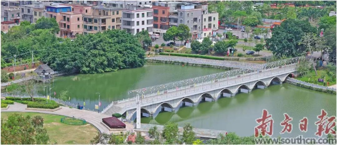 以新城公园金龟楼为圆心,东有智慧田园,南有曙光新区,西有沉香园,北有