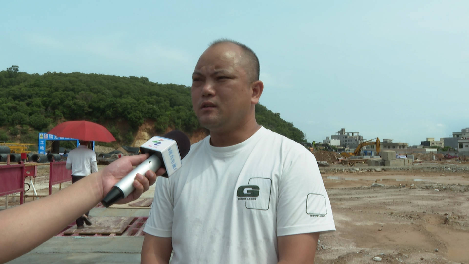 莳元村党委书记 戴光辉:这个项目从开始到现在我们村委会都尽力做好