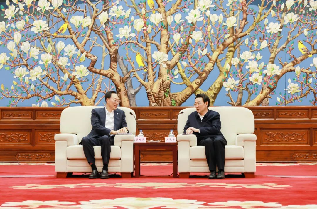 许宪平会见于旭波