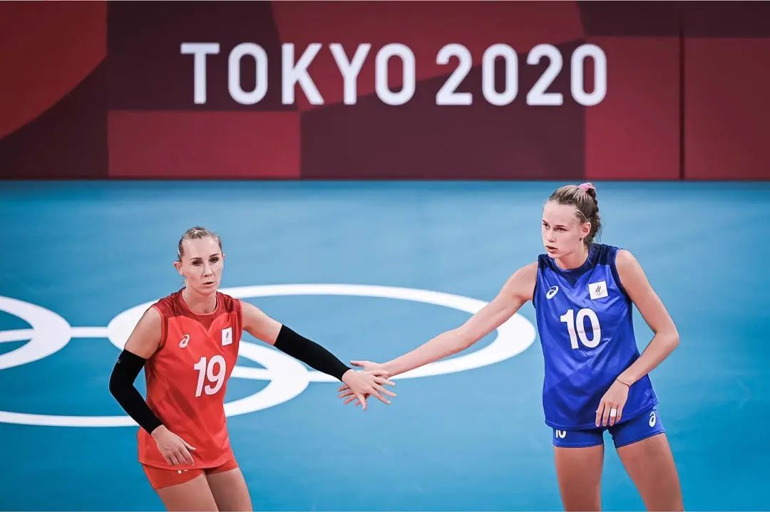 2020年,小彩娃随俄罗斯队参加了u17欧洲女排锦标赛夺得冠军,在决赛中