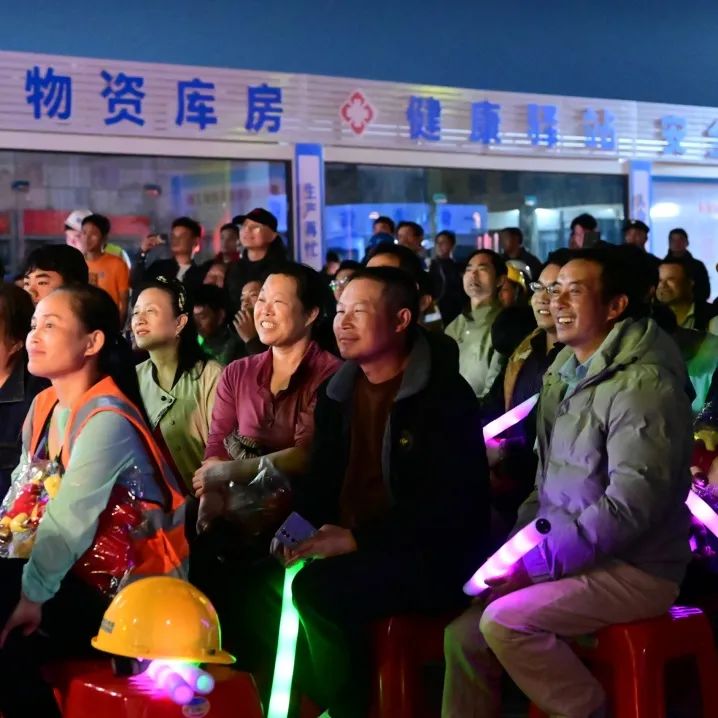 【共筑幸福】你笑起来真好看,朋友圈里的那些治愈瞬间