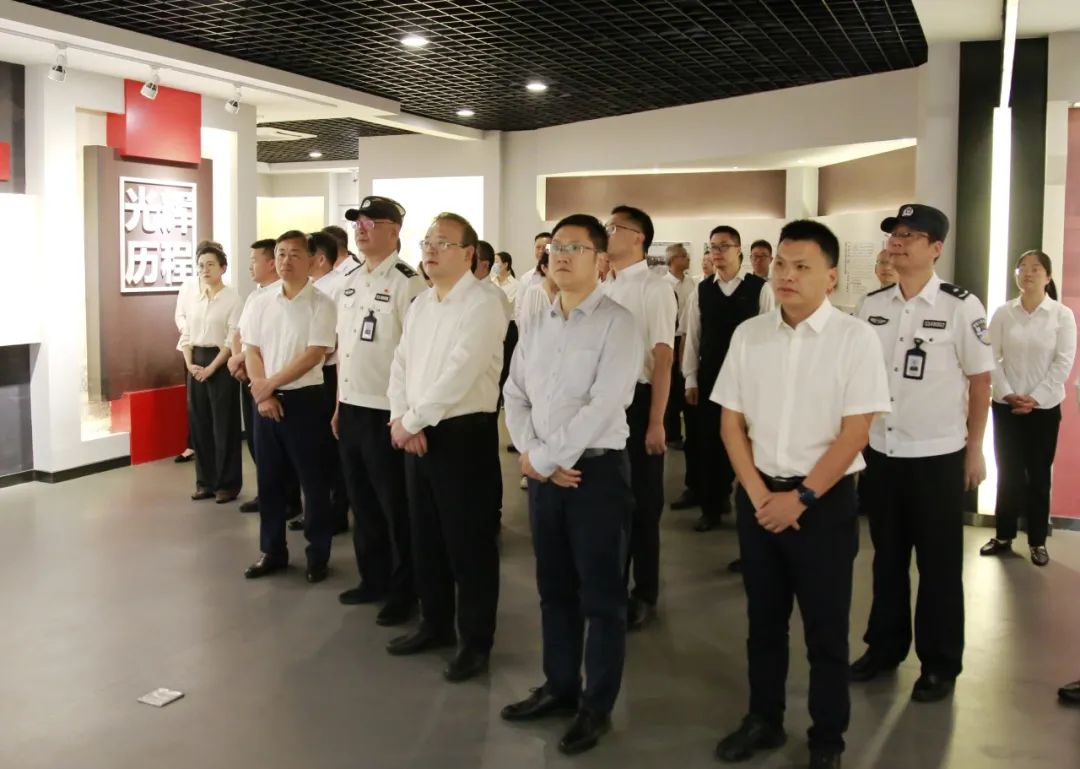 自贡市大安区县处级领导干部赴自贡监狱开展党纪学习教育专题学习