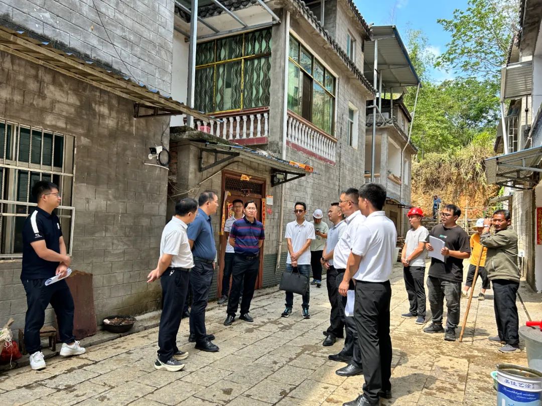 张喆在攀枝花乡调研时强调:以人为本,防治结合,抓实地质灾害防治工作