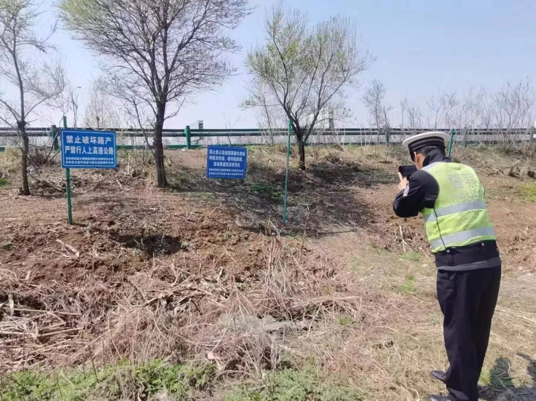 行人禁止上高速!