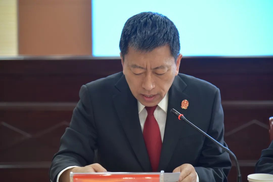 县委常委,政法委书记张保平,县人民法院院长狄丕公,县人民检察院检察