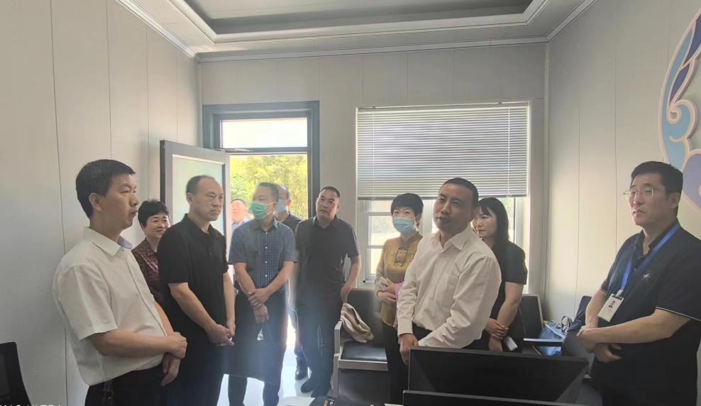 县人大常委会主任王智华,副主任顾伟,三级高级主办曹玉娟,县法院院长