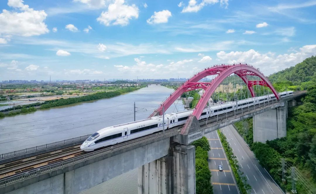 广铁集团本周末将加开高铁列车35趟