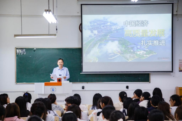 校长上讲台 阜阳师范大学校长走进课堂开讲思政课