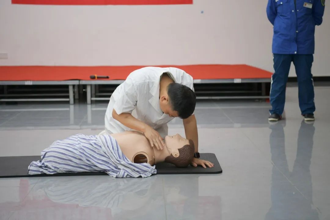 【5·12国际护士节】他们始终温暖有光!