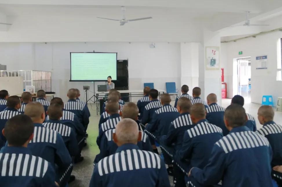 76  监校共管——孕育明天的"后浪"实习期间,四川轻化工大学的