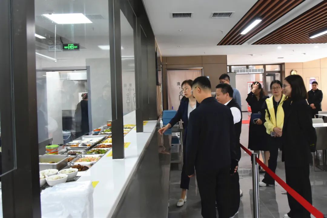 园区配套△室内布局△上海湾区中科生态数字港沙盘5月10日上午,区委