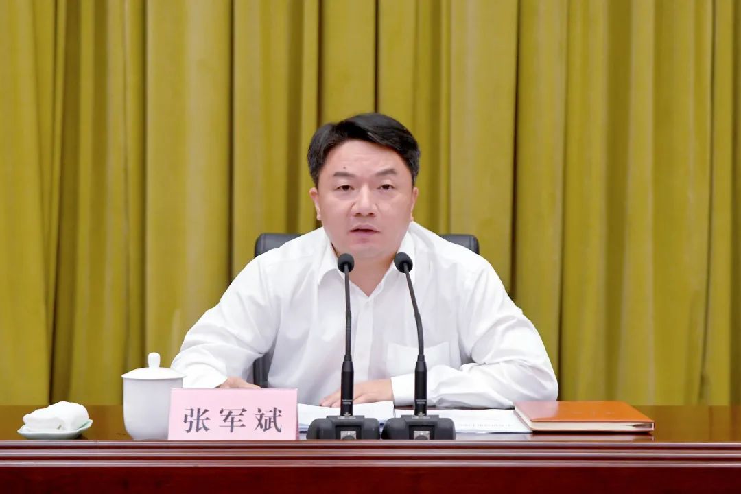 张军斌对上虞区经济社会发展取得的成绩表示赞赏,对上虞法院工作成效