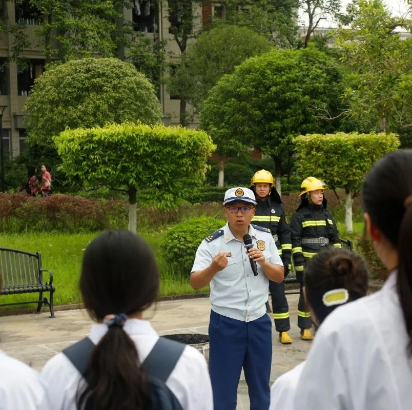 重庆工商大学马院考研（重庆工商大学研究生真题）《重庆工商大学马克思主义学院》