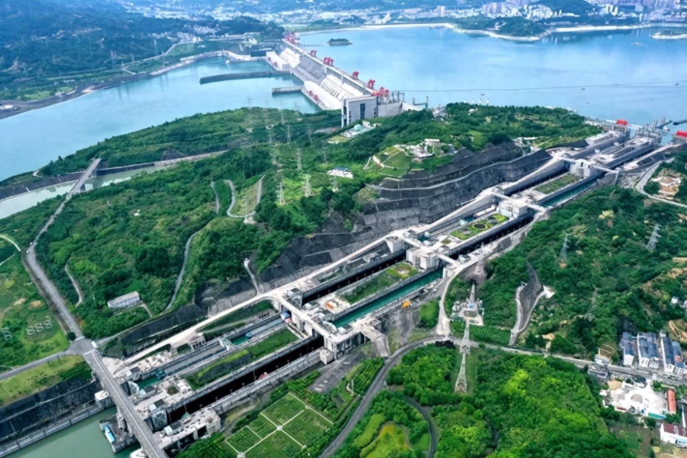 长江三峡水利枢纽工程 摄影:汤伟据三峡通航日报统计显示,"五一"