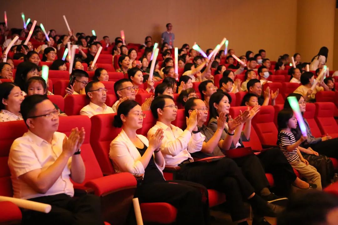 县委书记潘金城,县领导卢杜林,徐丽清,余凯,刘莉,钟伟民,汪平到