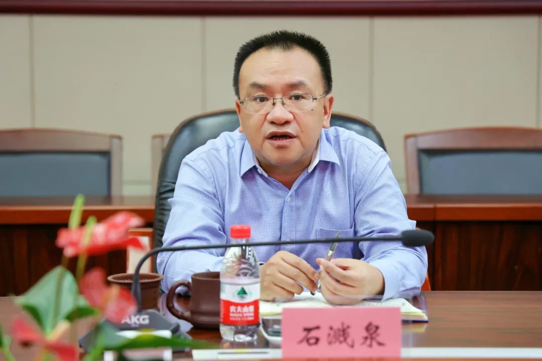 黄斌院长带队前往南岸法院考察交流