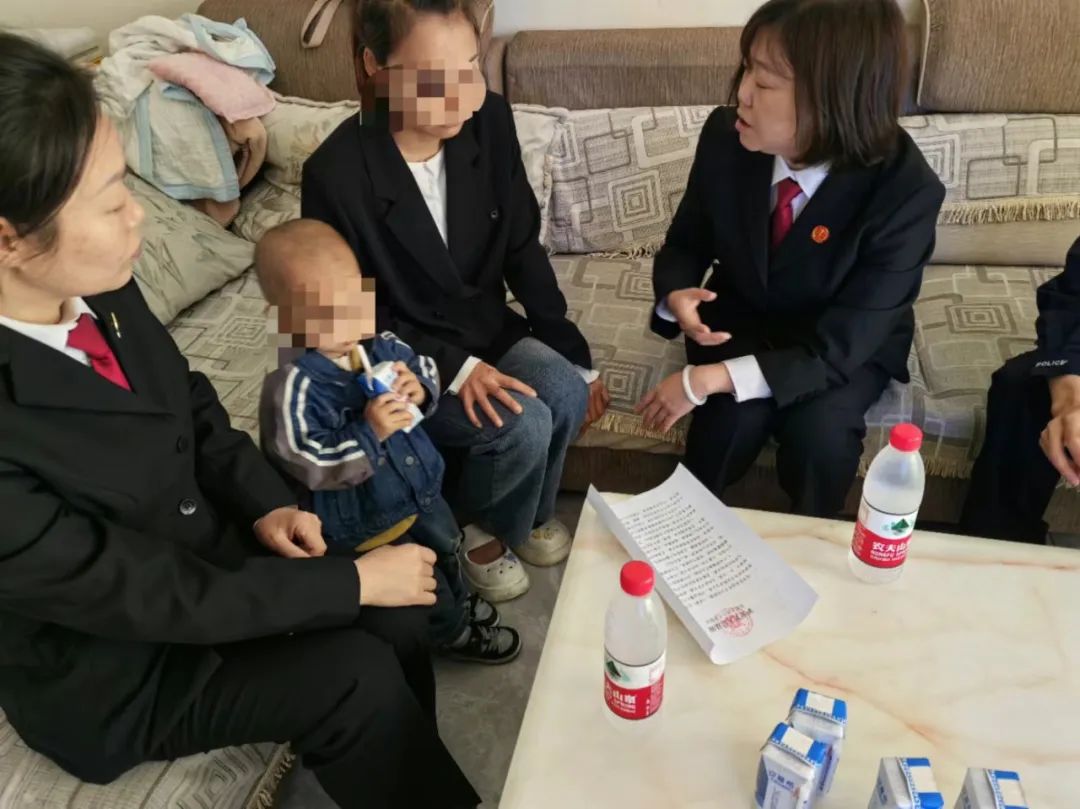 共筑家暴"防火墙" 家事法庭发出第一份关爱未成年人