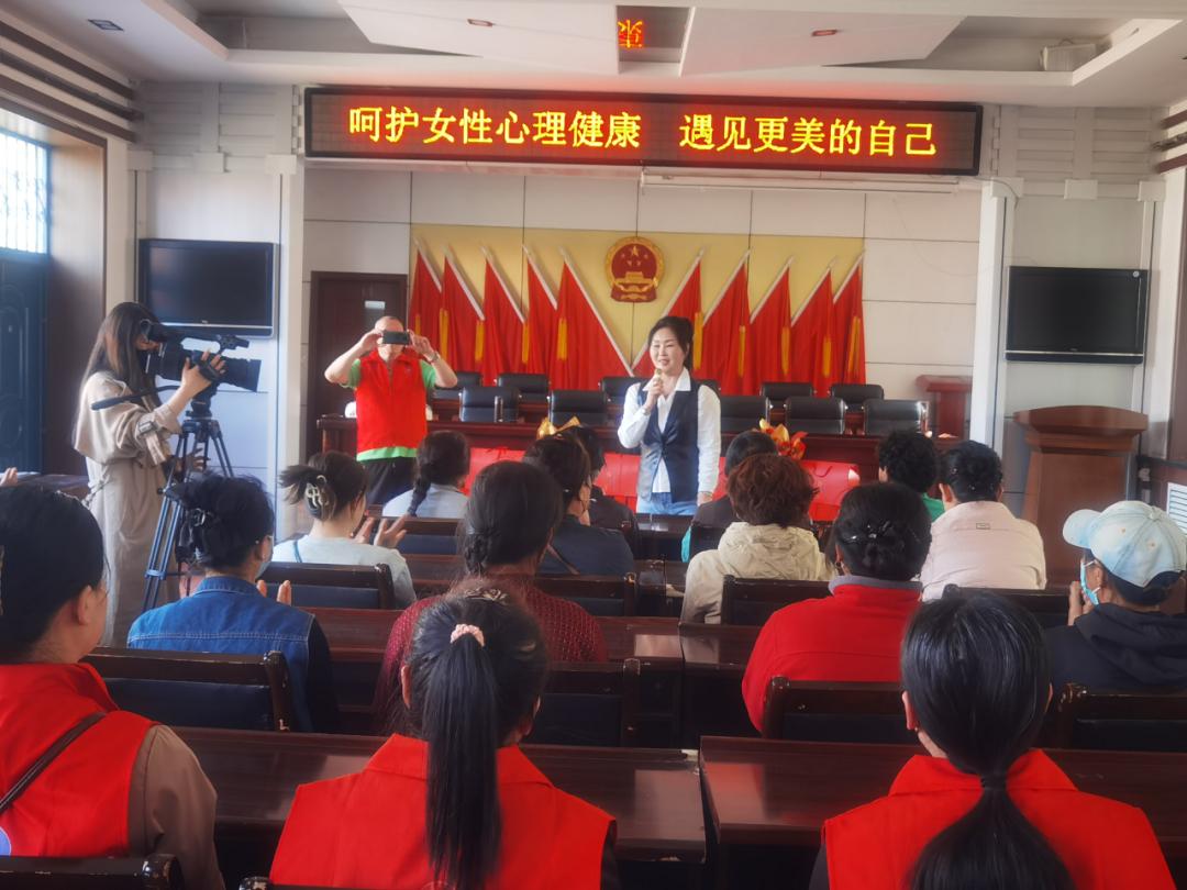 【县区动态】双鸭山市四方台区妇联开展"情系母亲节 关爱暖人心"志愿