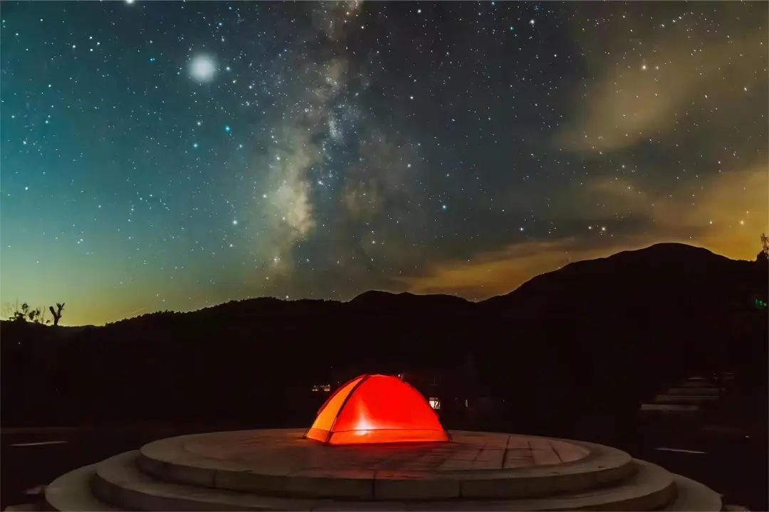 空气通透度高,城市光污染极少,是黄岩绝佳的观星地及星空文化主题公园