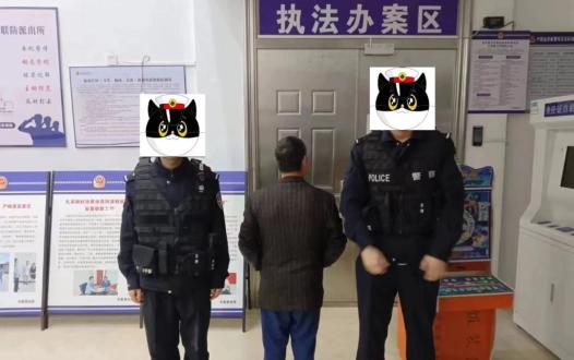 4月15日晚,马荃派出所接到线索称,在马荃镇某小卖铺内有人使用老虎机