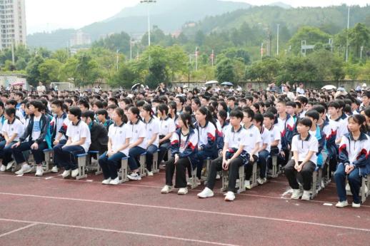 2800余名全南二中师生旁听庭审!