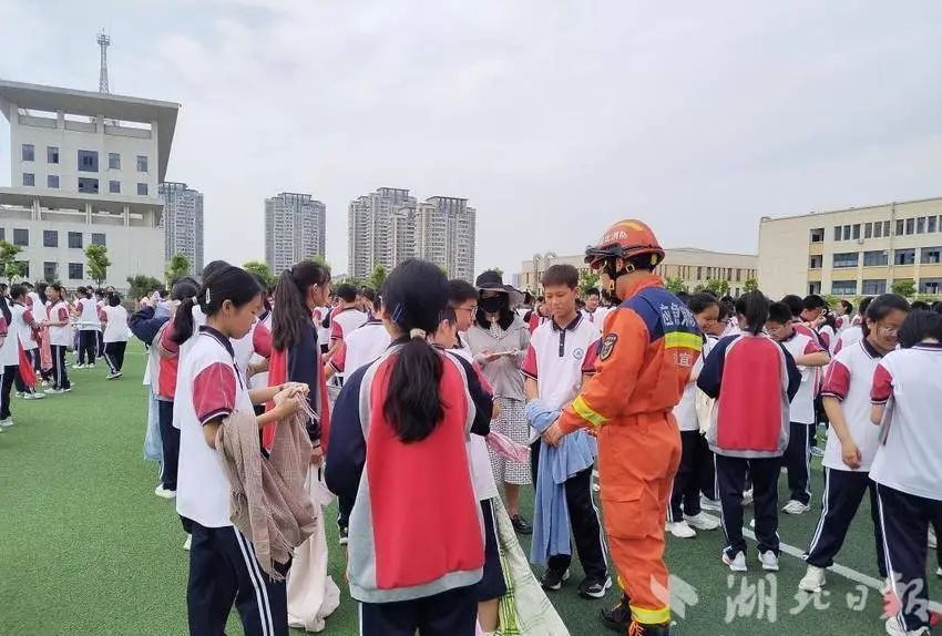 五峰县应急管理局联合县消防救援大队,渔洋关镇应急办开展应急救援