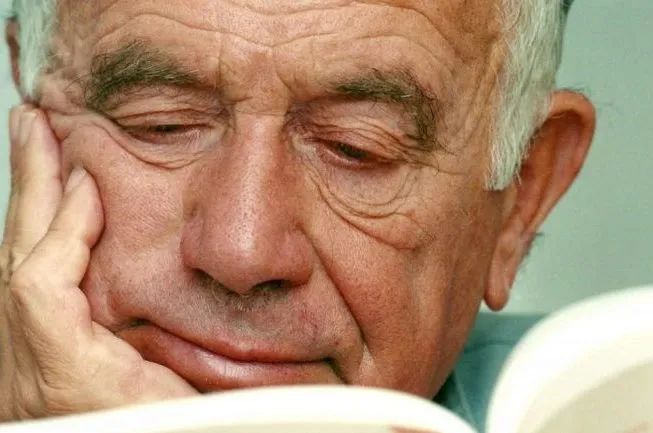 阿米亥:倘若没有人生的艰辛,则没有诗人 | 新书预告