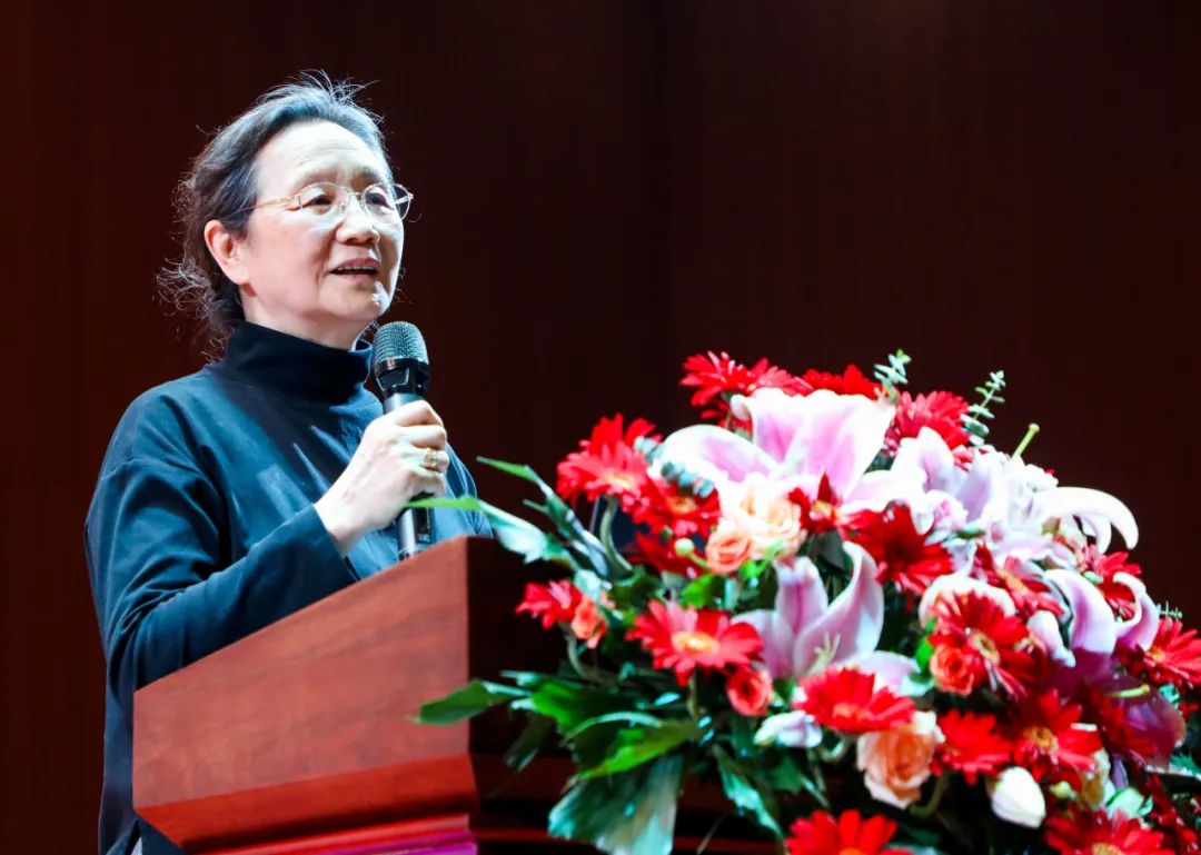 中心发展战略研究所原书记,研究员,模范母亲张丽娟女士担任主讲嘉宾