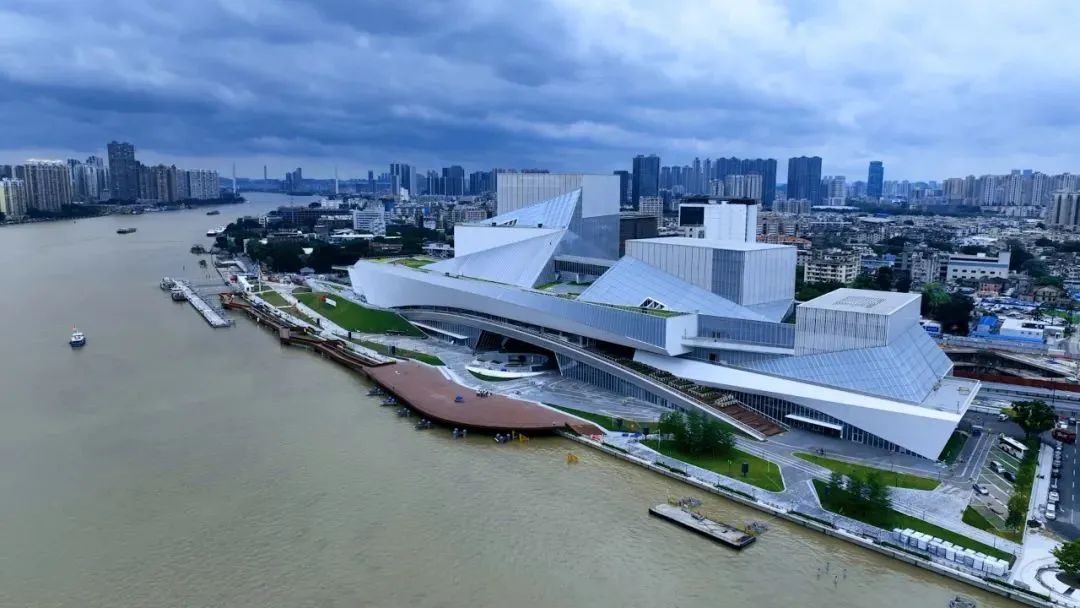 扬帆珠江!广州白鹅潭大湾区艺术中心开馆丨塑强房建首位优势