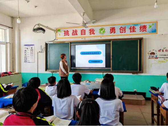 卢龙县中学老师图片