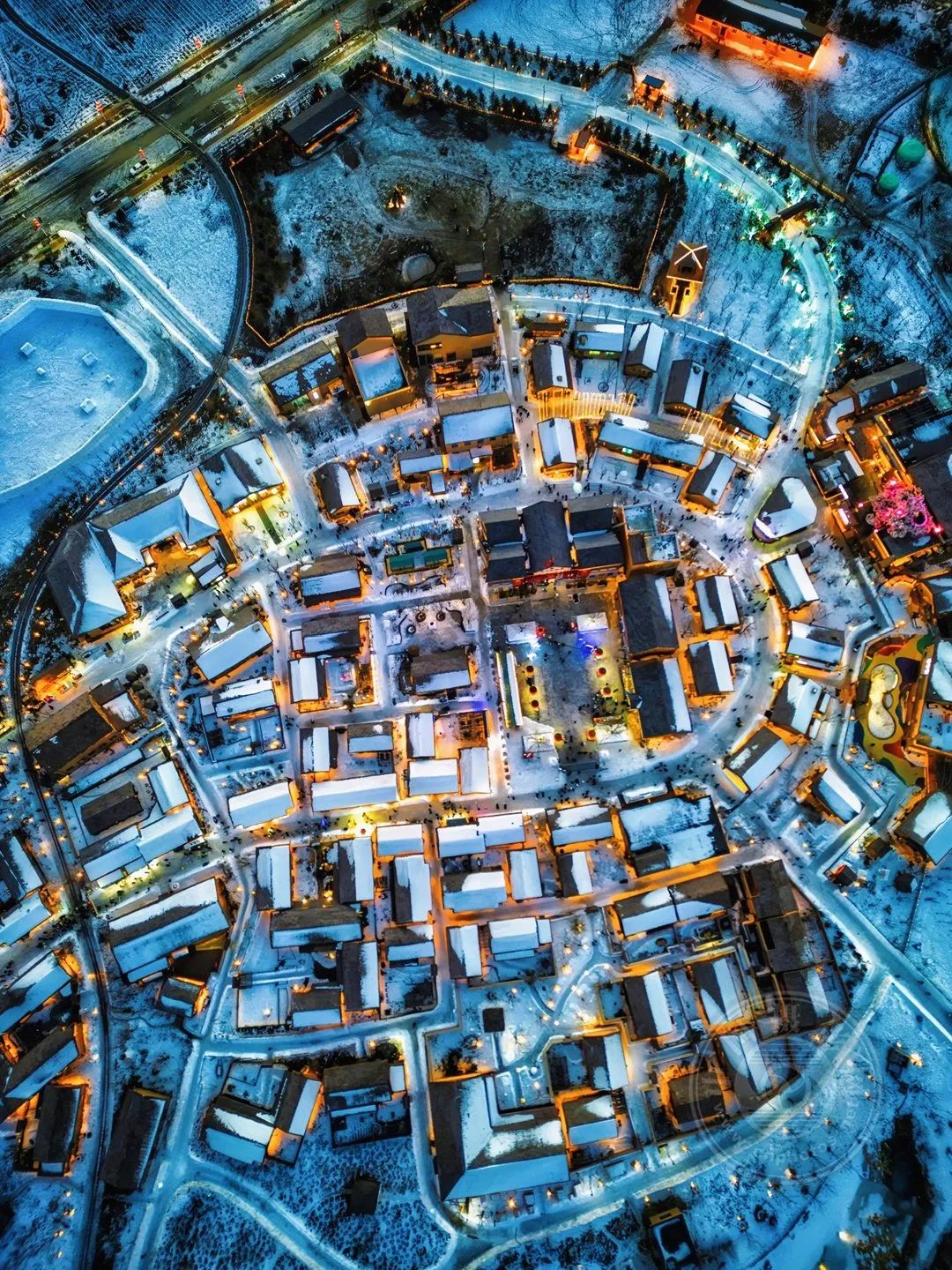 《霓裳的守护》08陈彬(山东济南)2024年2月8日,在山东省济南市