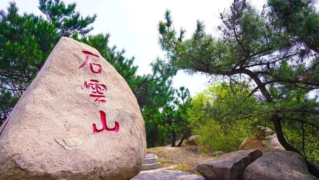 1998年以来,房干村利用绿水青山的生态优势,已开发九龙大峡谷,金泰山