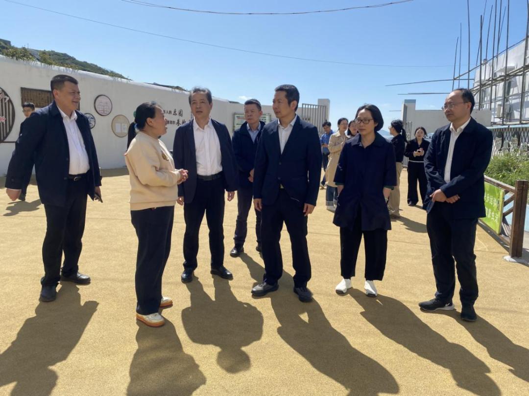 在岱山县,陈斌调研了民生服务综合体建设,中大朗颐(岱山)康养中心等