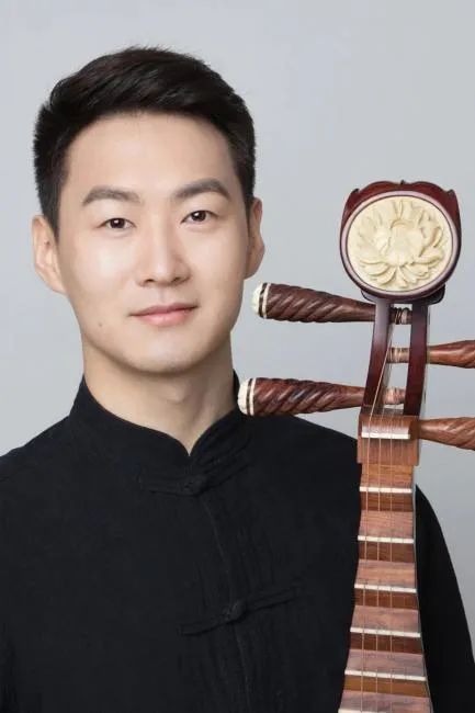 刘嘉上海民族乐团琵琶演奏家刘嘉2014年以优异成绩考入中央音乐学院