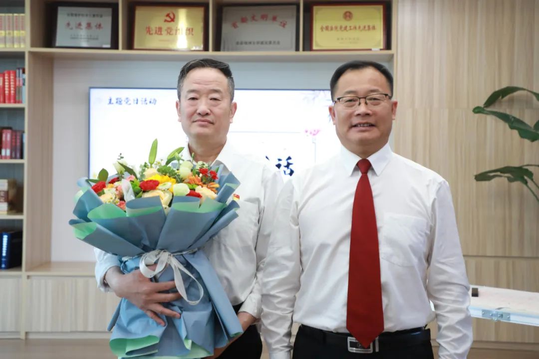 支部动态丨致敬"凡人"老李 ---记机关纪委书记李茂森