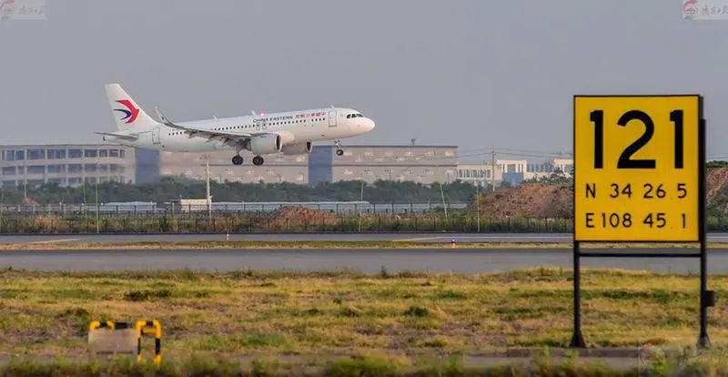 西安咸阳国际机场新建北二跑道试飞成功